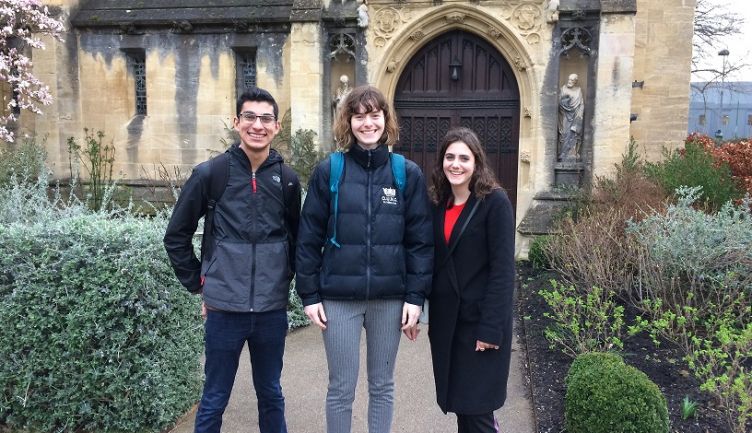 STS competes at the Oxford Union