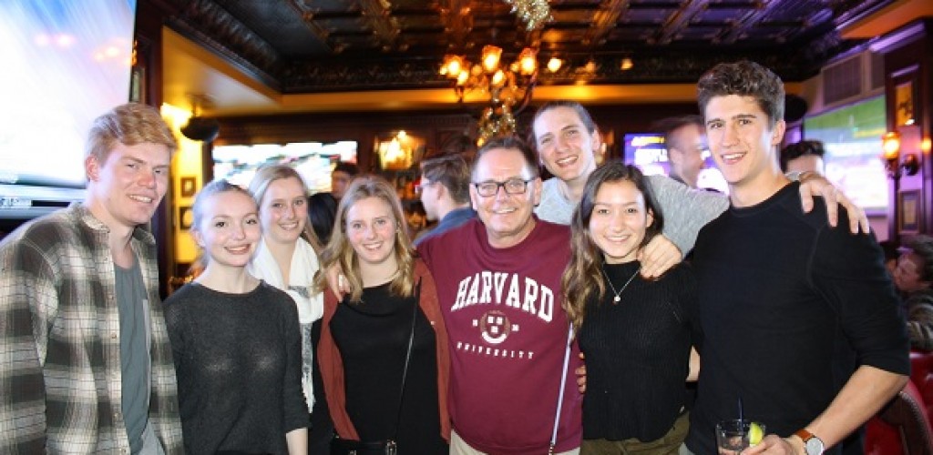 Young Alumni Pub Night