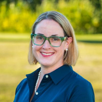 Lara Unsworth '95